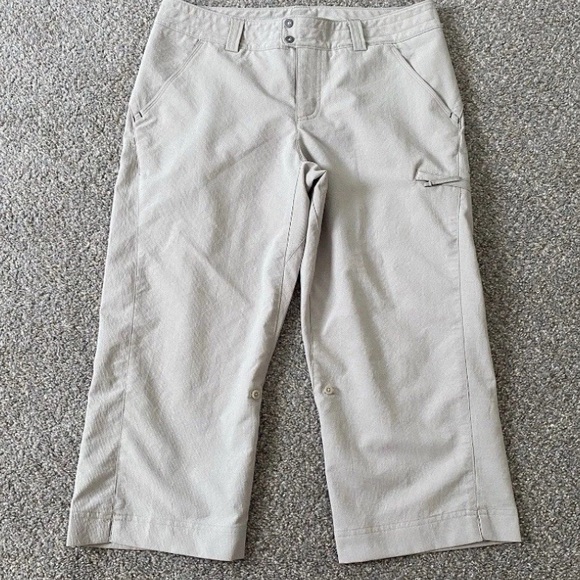Columbia Titanium Pants Beige Nylon Cargo Omni Dry Packable Hike Capri Womens 10 - Picture 1 of 12